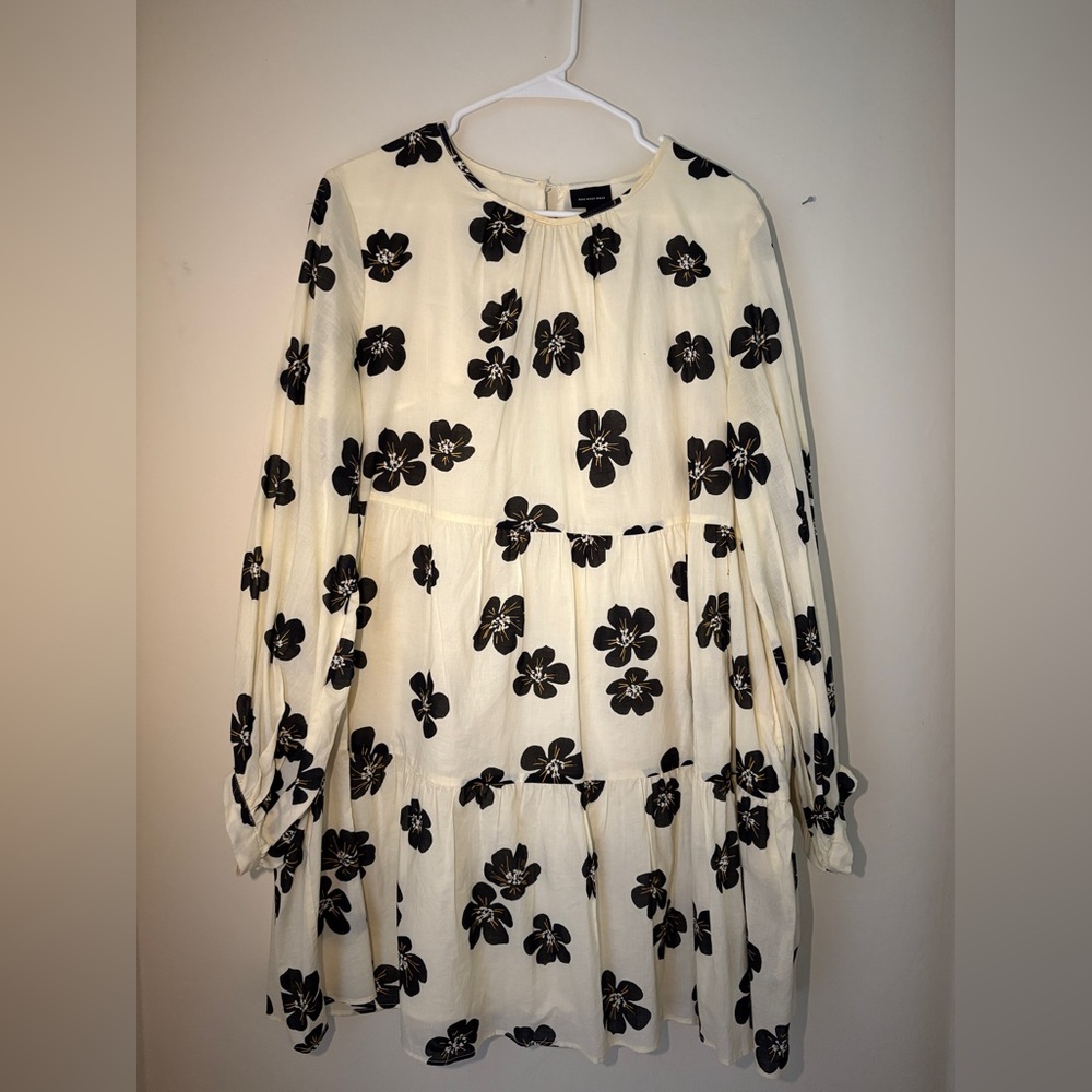 Who What Wear Ivory and Ebony Swing Dress